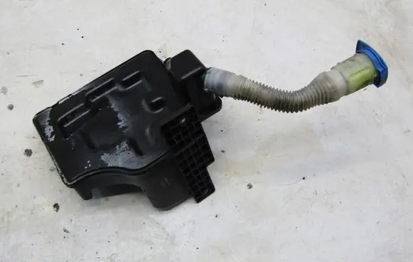 Skoda Fabia Mk3 (NJ) Windshield washer fluid reservoir/tank 6V0955449
