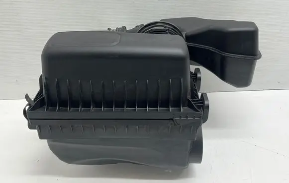 Ford Explorer VI Air filter box L1M39600 L1M39643