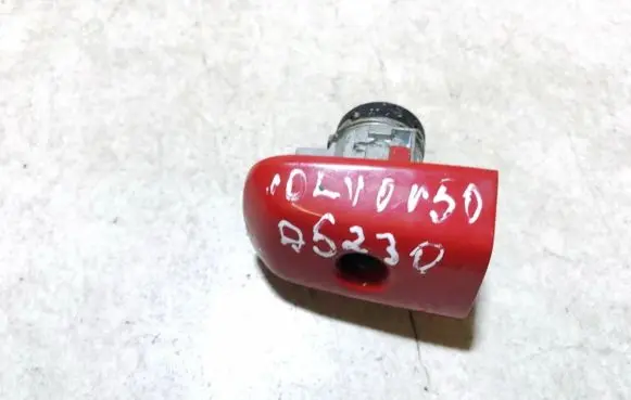 Volvo V50 Front door lock (next to the handle) 
