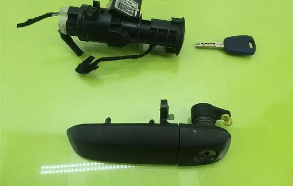 Fiat Panda II Ignition lock 00468453610