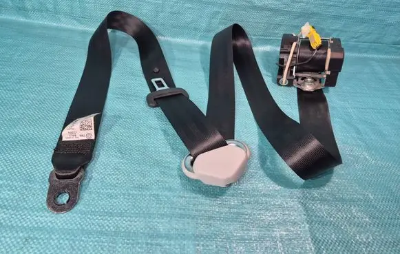 Volkswagen Caddy Front seatbelt 2K5857805B 1000046 TYP65710