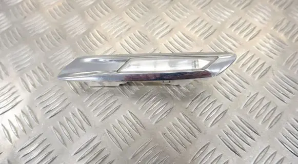 BMW 5 F10 F11 Front fender indicator light 7154168