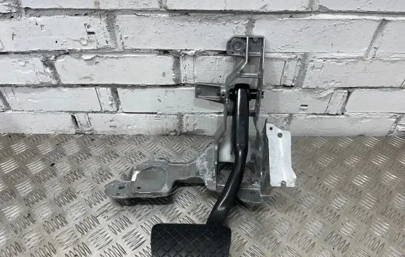 Audi A6 S6 C8 4K Brake pedal bracket assembly 4K1723117 8W1723140B