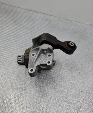 Peugeot 508 Engine mount bracket 9677163980 86945E01