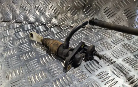 Audi A6 S6 C5 4B Clutch slave cylinder 