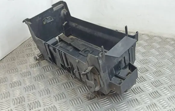 Battery box tray