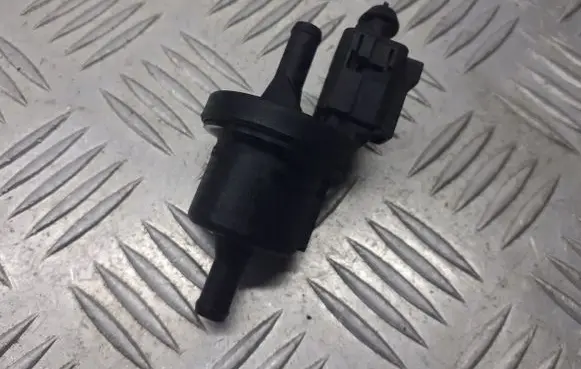 Volkswagen Fox Vacuum valve 0280142345