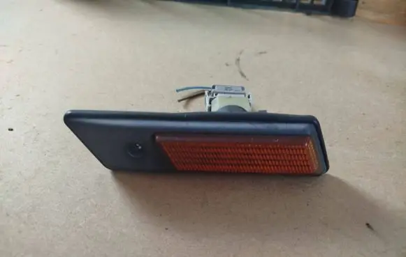 BMW 3 E36 Front fender indicator light 13780139