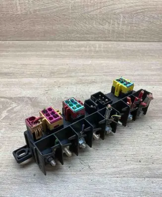 Audi A4 S4 B5 8D Other relay 4A0941822