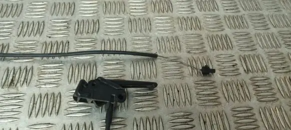 Peugeot 307 Engine bonnet (hood) release handle