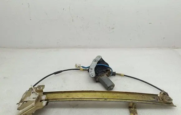 Opel Frontera B Front door window regulator with motor