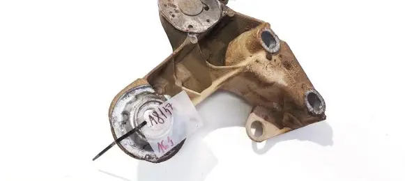 Audi A6 S6 C5 4B Engine mounting bracket 4b0199352a