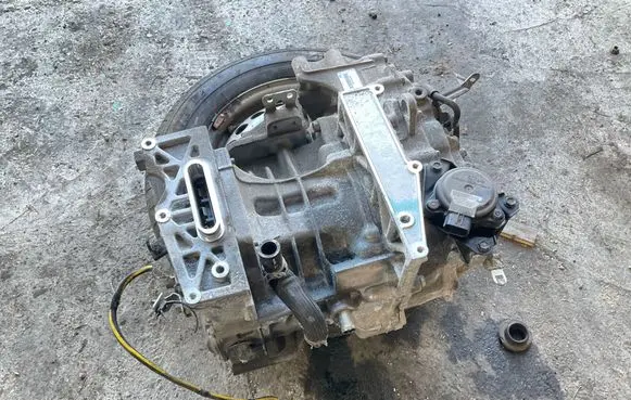 Nissan Leaf II (ZE1) Engine CM57 320105SH5F