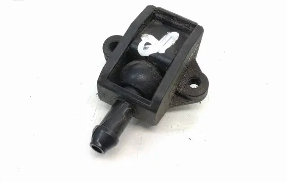 Windshield washer spray nozzle