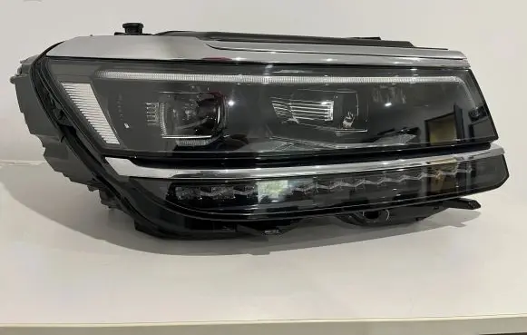 Volkswagen Tiguan Headlight/headlamp 5NB941114A