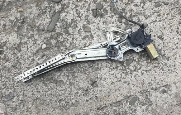 Honda Legend Front door window regulator with motor 