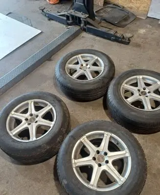 Volvo XC90 R17 alloy rim 8JX17H2