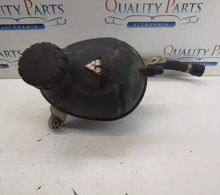 Mercedes-Benz C W205 Coolant expansion tank/reservoir A2055000049