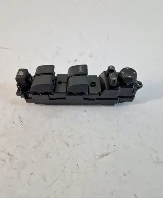 Mazda 2 Electric window control switch DF7466350B