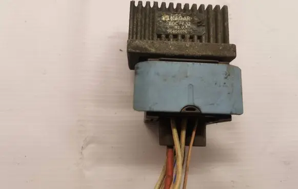 Renault Megane I Glow plug pre-heat relay 9640469680 BDL712