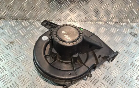 Volkswagen Polo Heater fan/blower 6Q1820015