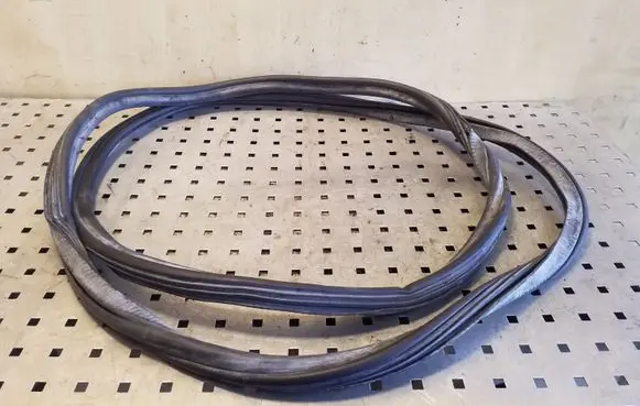 Audi A4 S4 B8 8K Front door rubber seal 8K0831721E