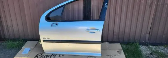 Peugeot 207 Front door 131313