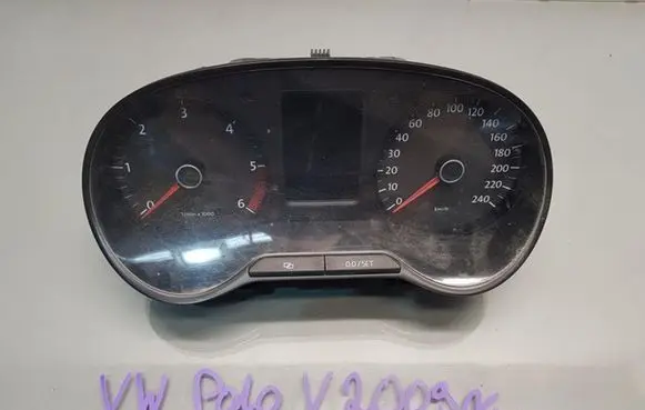 Volkswagen Polo V 6R Speedometer (instrument cluster) 6R0920861A