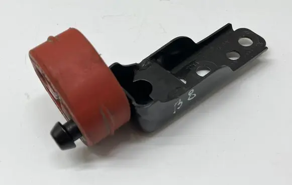 Volkswagen PASSAT B8 USA Muffler mount bracket/holder 3C0253144E 3C0253144F