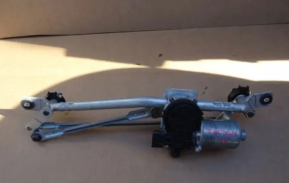 Hyundai Tucson IV NX4 Front wiper linkage and motor 98100N9000