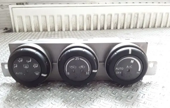 Nissan X-Trail T30 Climate control unit 27500EQ410