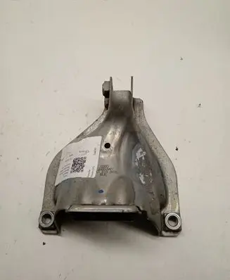Porsche Macan (95B) Engine mounting bracket 8K0399060