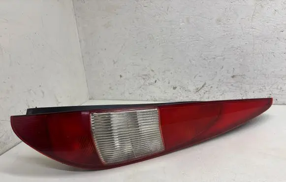 Ford Mondeo Mk III Rear/tail lights 1S7113404C