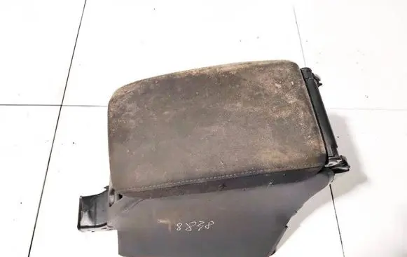 Volkswagen Golf VI Armrest 1k5864251c