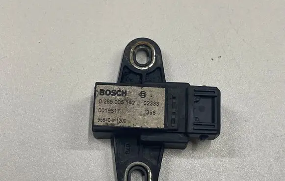 KIA Sorento Airbag deployment crash/impact sensor 0265005142 0019811 95640M1200