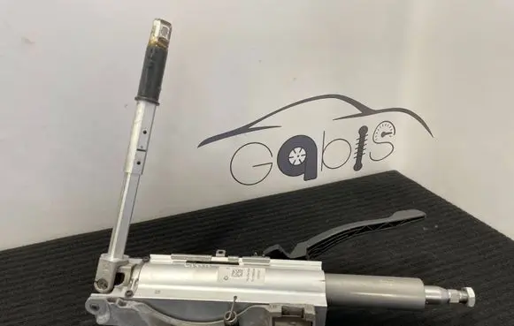 Steering wheel axle set