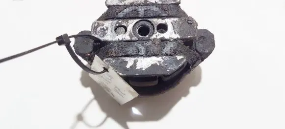 Audi A4 S4 B5 8D Engine mount bracket