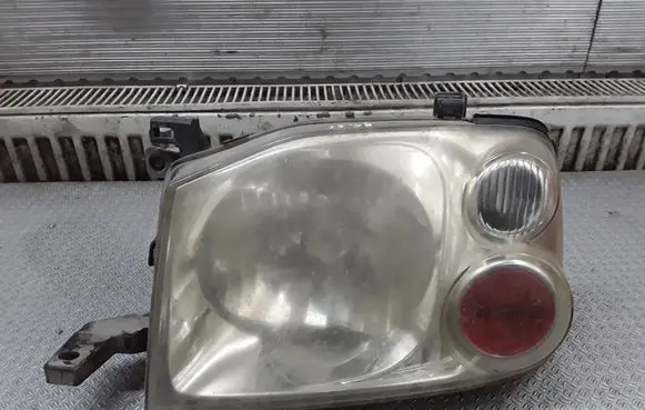 Nissan Navara D22 Headlight/headlamp 10024811
