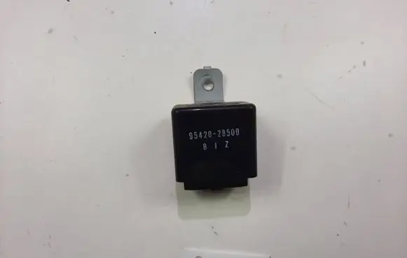 Hyundai Santa Fe Window wiper relay 954202B500