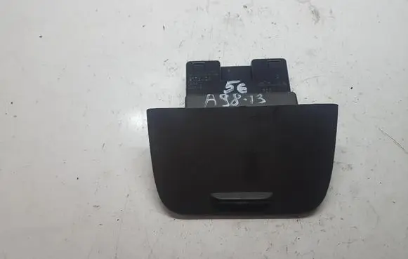 Volvo V70 Ashtray (front) 9158406