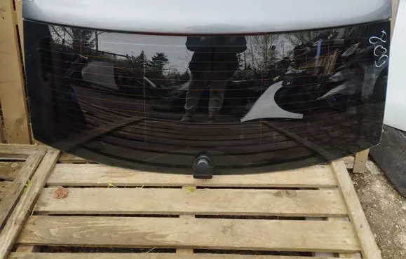 Volkswagen Touareg I Rear windscreen/windshield window 