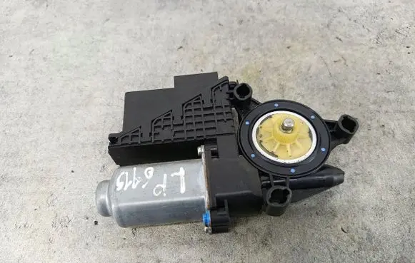 Volkswagen Polo IV 9N3 Front door window regulator with motor 6Y2959802400893F