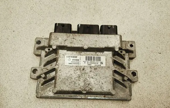 Porsche Cayenne (92A) Engine control unit/module 8200700695 S120200116A 8200937869
