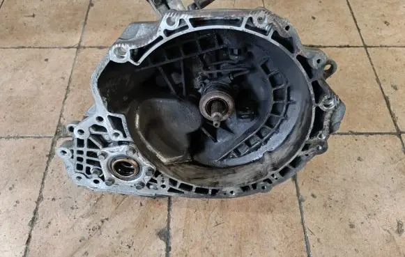 Opel Zafira C Manual 5 speed gearbox 96175844 25181765