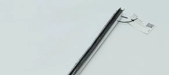 Mercedes-Benz 190 230 W110 W111 Rear door windshield rail