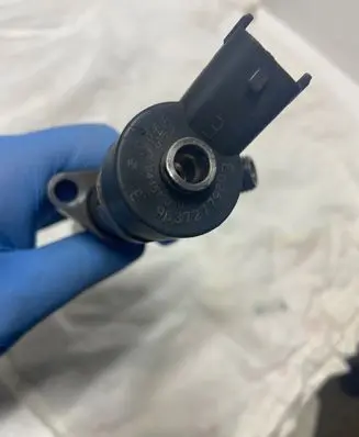 Peugeot 607 Fuel injector 9637277980