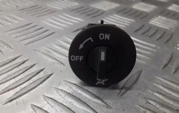 Renault Clio III Passenger airbag on/off switch 8200169509