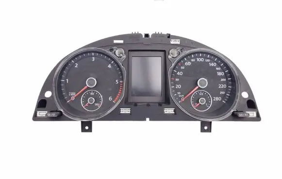 Volkswagen PASSAT B7 Speedometer (instrument cluster) 3C8920870L