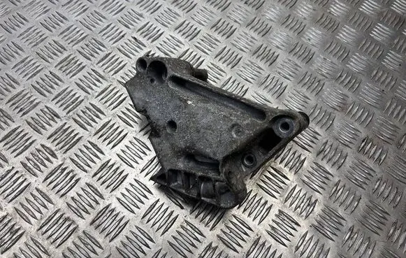 Skoda Octavia Mk3 (5E) Engine mounting bracket 04L199207