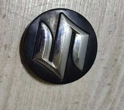 Suzuki Vitara (LY) Original wheel cap 4325251K10
